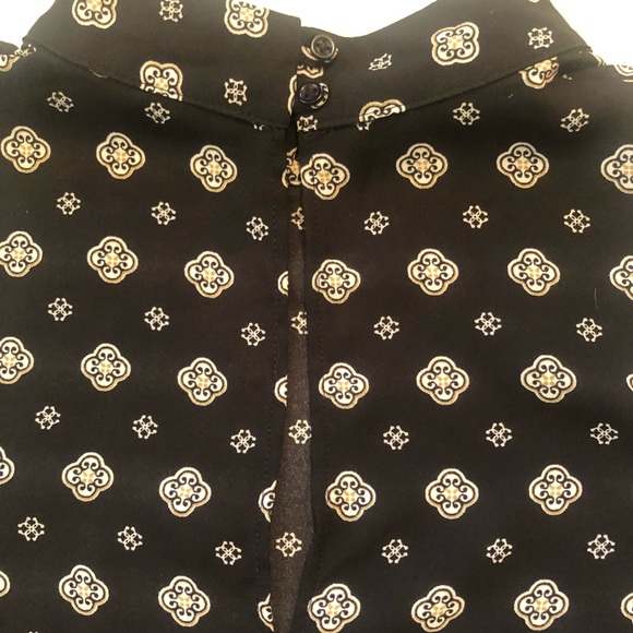 Mercer & Madison patterned top, Sz M - Picture 7 of 7